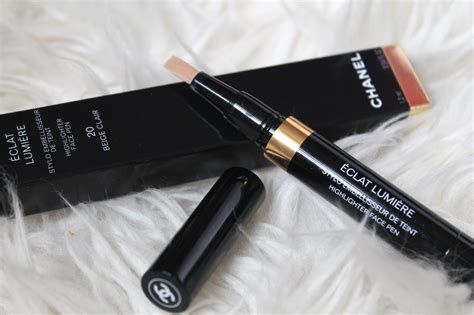 chanel eclat lumiere paragone|CHANEL Eclat Lumiere Highlighting Face Pen .